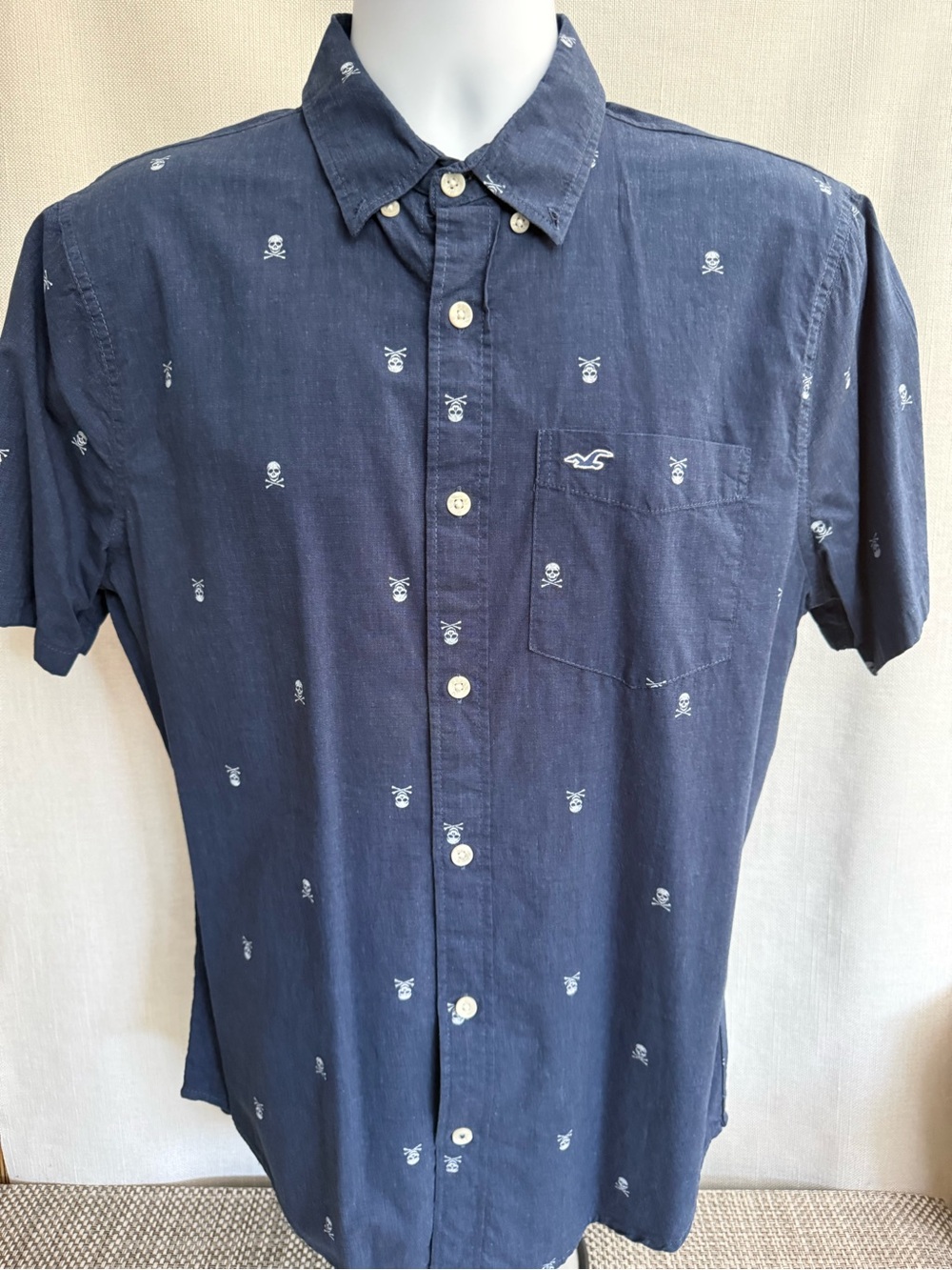 Hollister Navy Short-Sleeve Button-Down Shirt with White Skull Motif